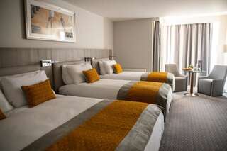 Отель Maldron Hotel Smithfield Дублин Четырехместный номер-4